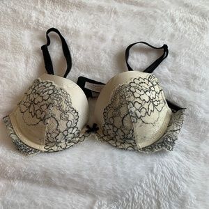 Victoria's Secret embellished lace detail Dream Angels push up bra